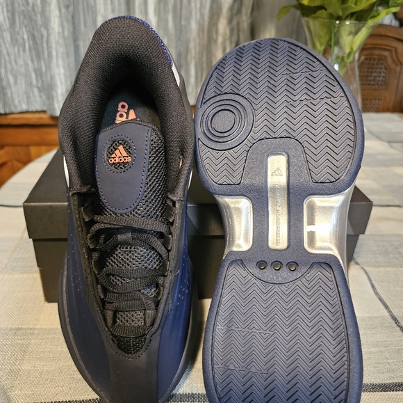 Adidas Nova IIInfinity Men's Dark Blue Athletic Shoes - Picture 2 of 3